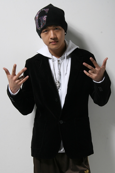 正文   包贝尔   中文名:包贝尔   国籍:中国   民族:汉族   星座