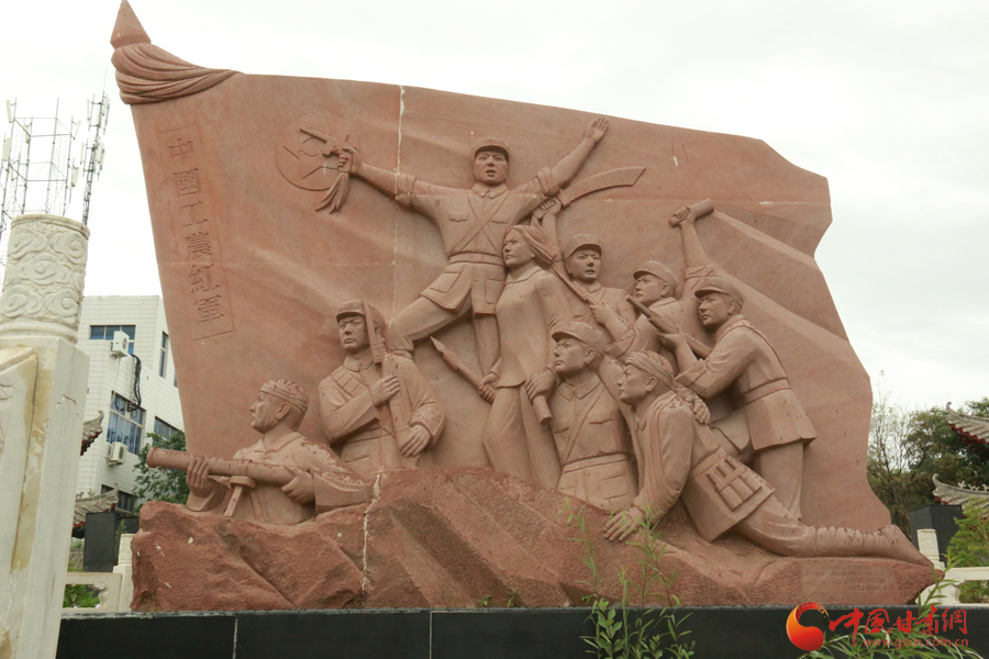 &ldquo;浴血祁连&rdquo;大型群雕.本网记者 李秀清 摄