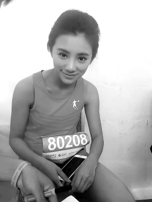 主持人伊一 西部商报记者 张子艺 供图