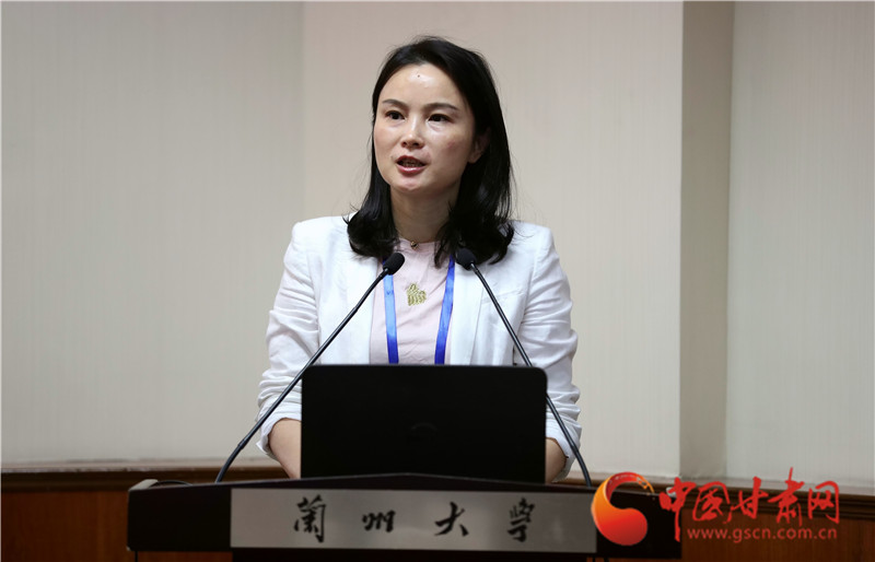 中国江西网副总经理杨艳发言