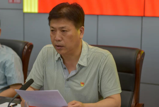 曹强同志宣读了《中共庆阳职业技术学院委员会委员选举办法(草案)》