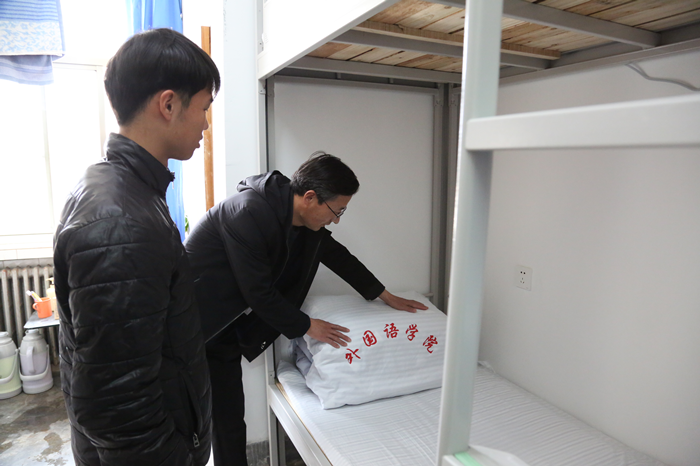 陇东学院大力开展标准化文明宿舍建设活动