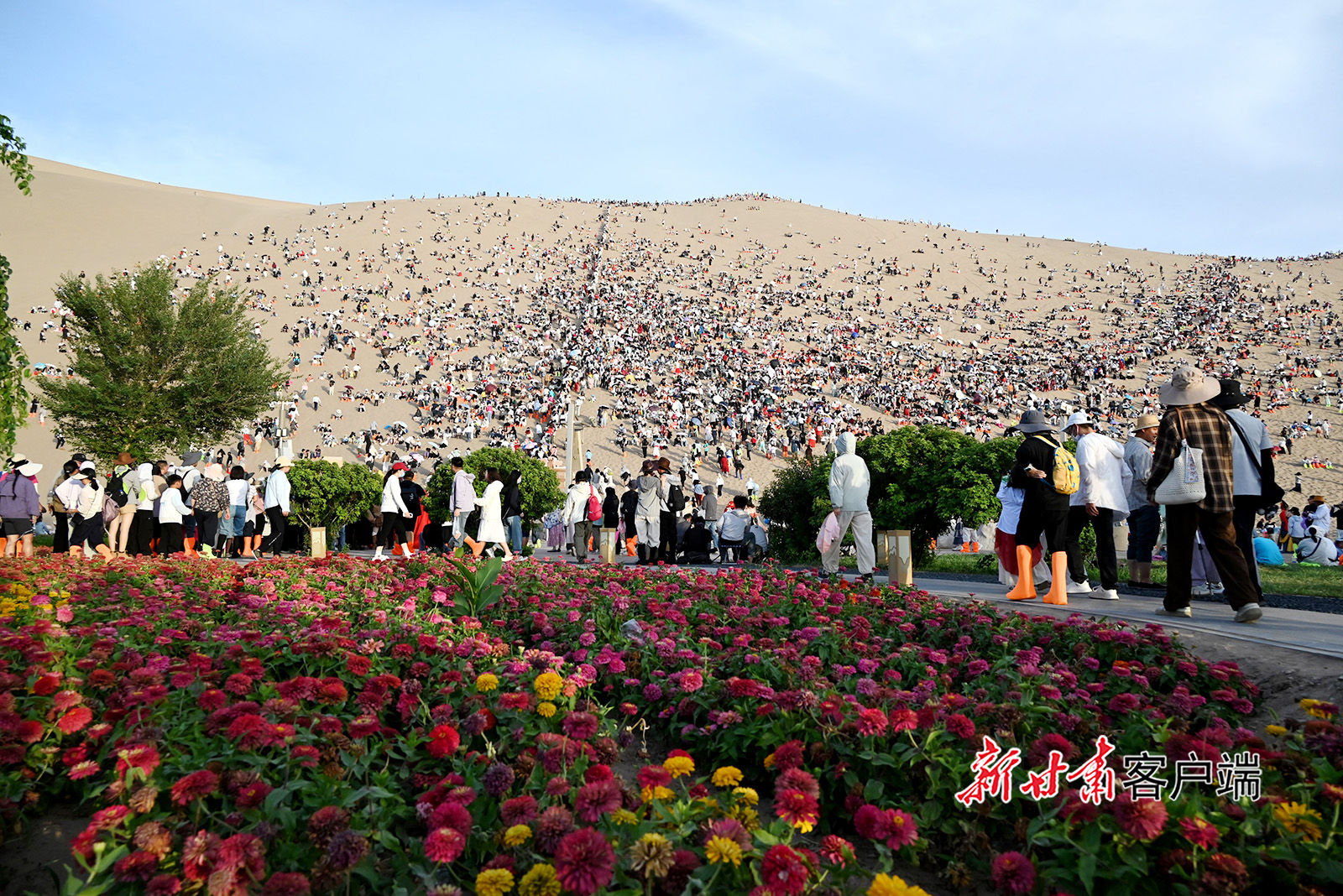 敦煌上半年接待游客1000万人次