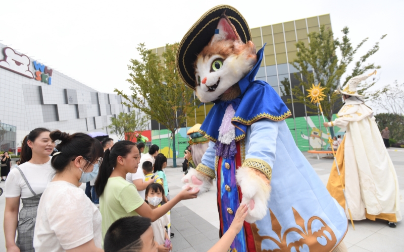 魔法高跷偶剧巡游武汉黄陂。