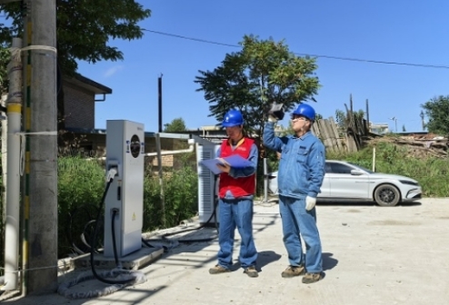 国网庆阳供电公司：巡检充电安全网 护航寒冬绿色行