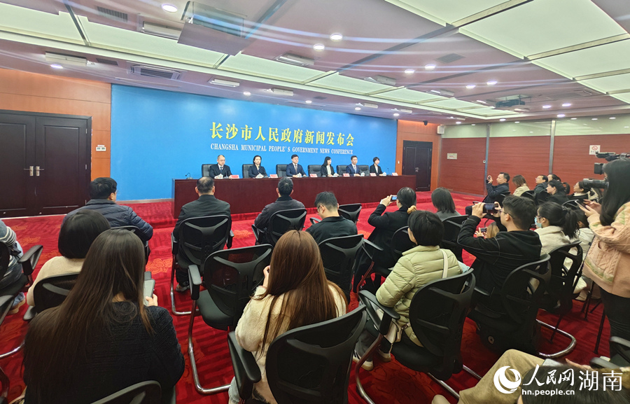 新闻发布会现场。人民网记者 刘宾摄