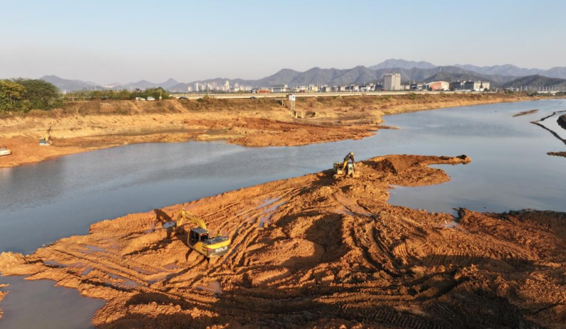 东至县舜城新区段施工图。王佳昕摄