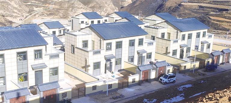 榆中县受灾群众陆续搬进新居