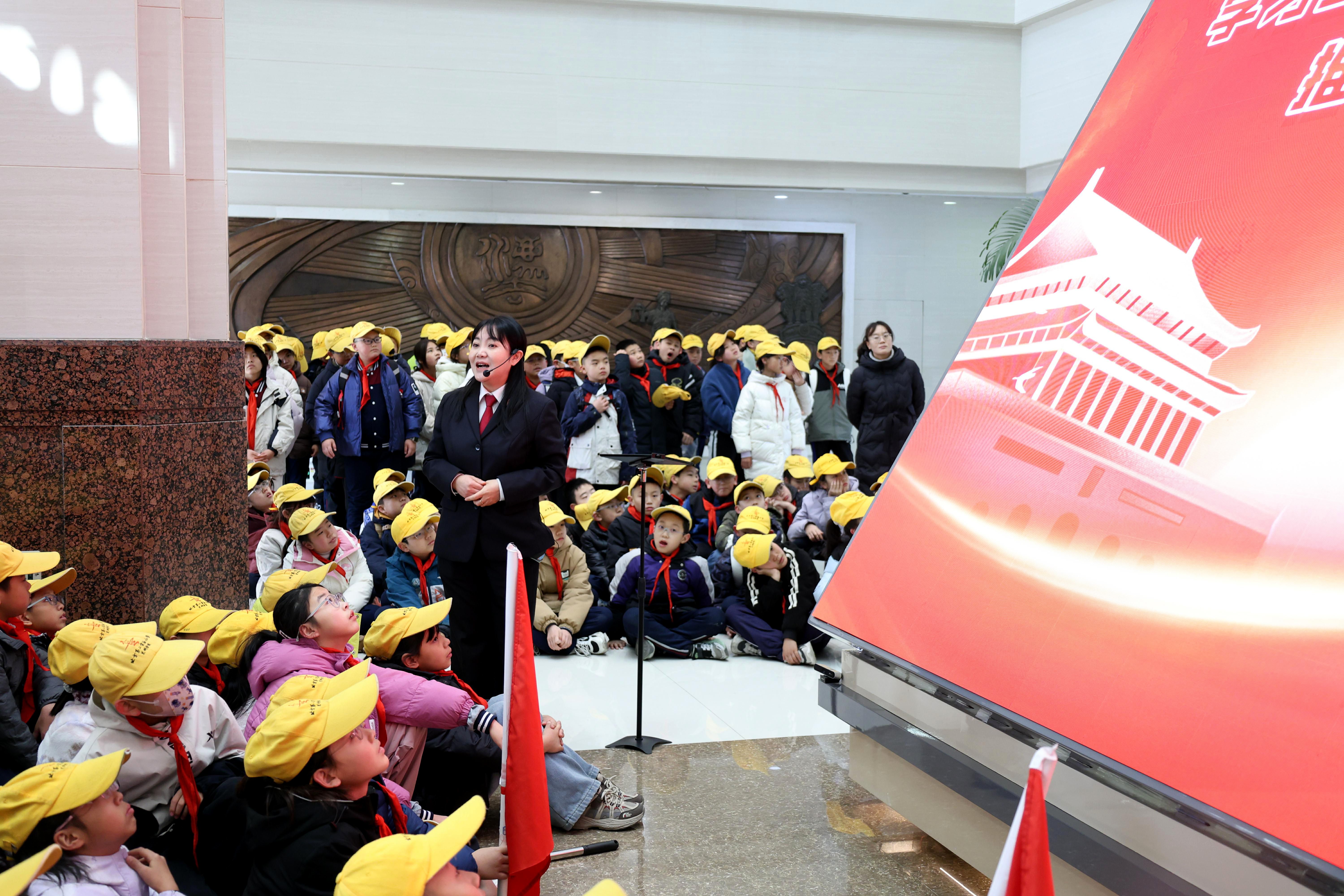 宪法宣传周| 尊崇宪法权威 争做守法少年——甘肃省高级人民法院开展国家宪法日沉浸式普法活动