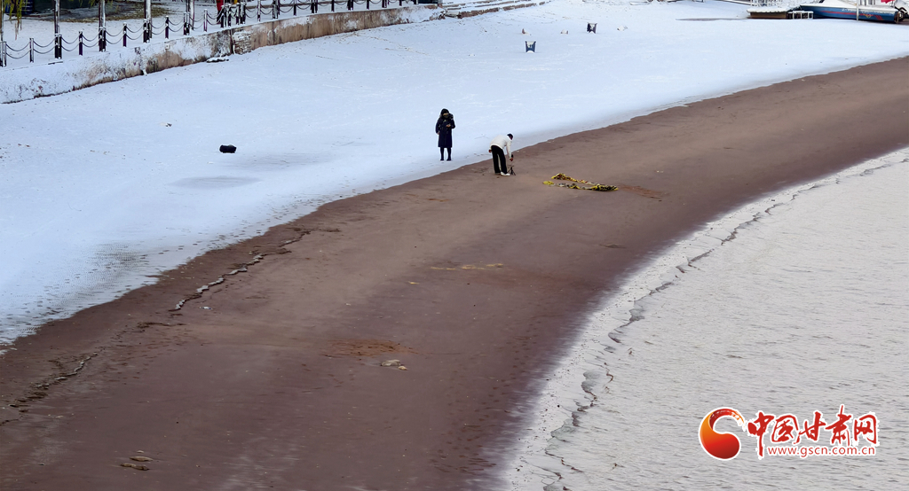 雪天路滑，部分路段实施临时交通管制→