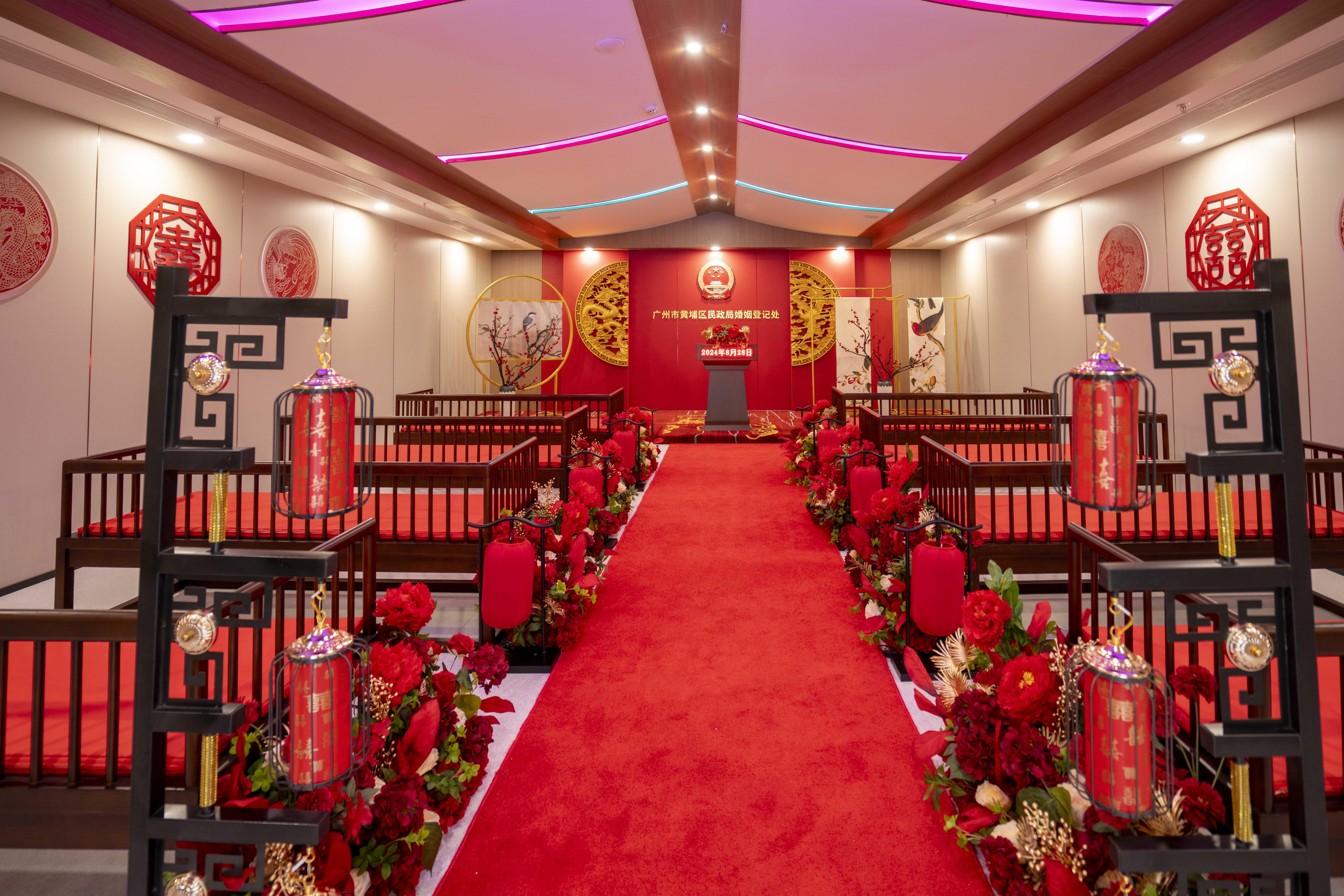 四川一地要求“重大婚俗环节需留痕”引争议