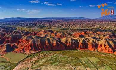 红沟丹霞：黄河畔的“百里丹霞画廊”