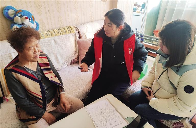 网格员陈军平以“时时放心不下”的责任感对待工作