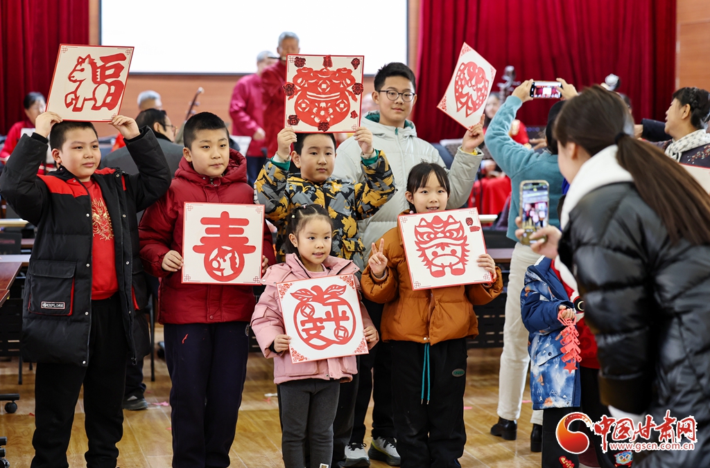 兰州：翰墨剪纸迎新春
