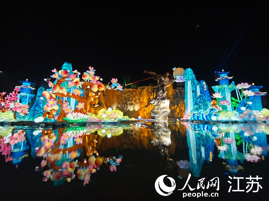 水上灯景。人民网记者 常雨薇摄