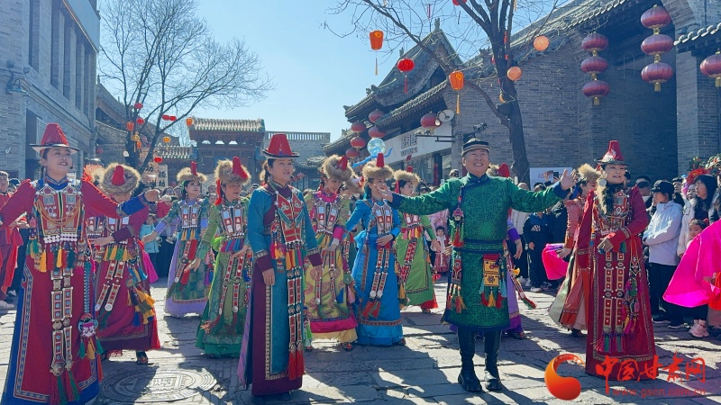 裕固族非遗歌舞亮相忻州古城 马年新春共赏民族文化盛宴