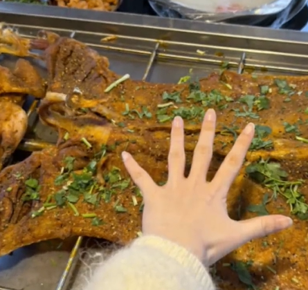 1188元买一只36斤活羊，烤完只剩6.9斤！商家称正常，网友吵翻