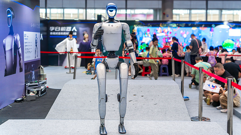 美媒关注中国全国两会