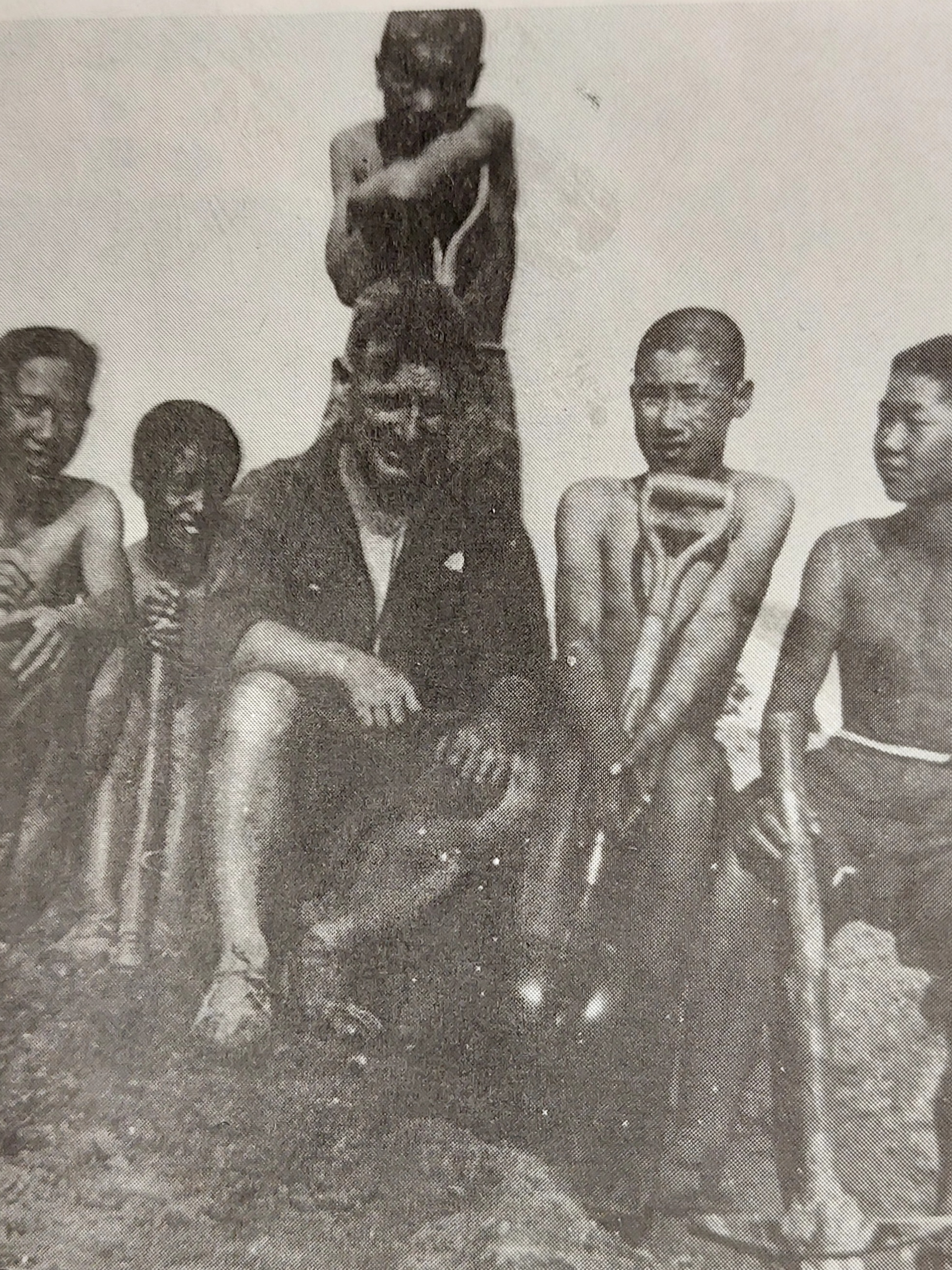 路易·艾黎在山丹四坝滩