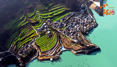 春到文县早 花开碧水间