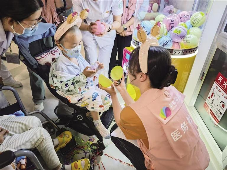 第二十个世界社工日 探访彩虹公益社医务社工群体