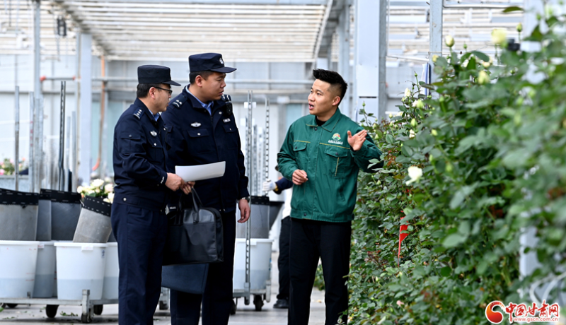 【陇拍客】兰州：“春耕警务”播撒平安种子