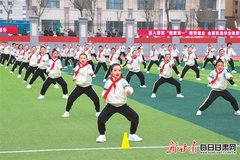 【图片新闻】平凉市崆峒区举行中小学大课间展演