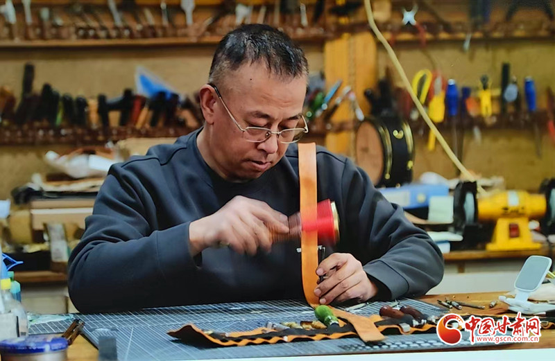 皮雕传承人高重民：以皮为纸 雕出陇原文化之韵