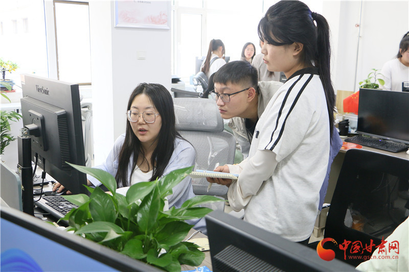 兰职院人工智能学院师生走进中国甘肃网开展大思政课实践研学