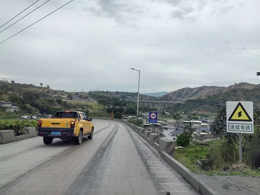在公共道路私自安装测速设备罚超速员工？涉事企业：已拆除，测速仅针对内部车辆的事故预防