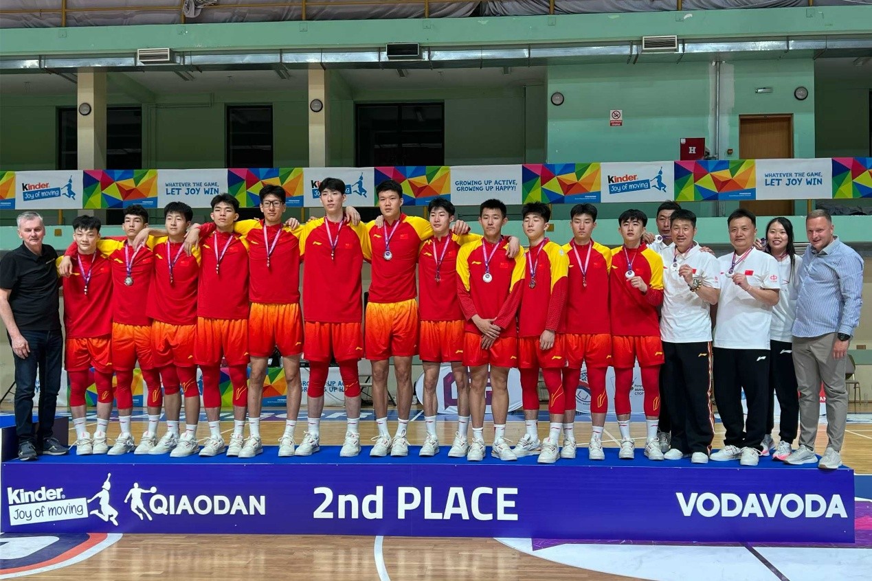中国男队获得亚军。图片来源：中国学生体育联合会
