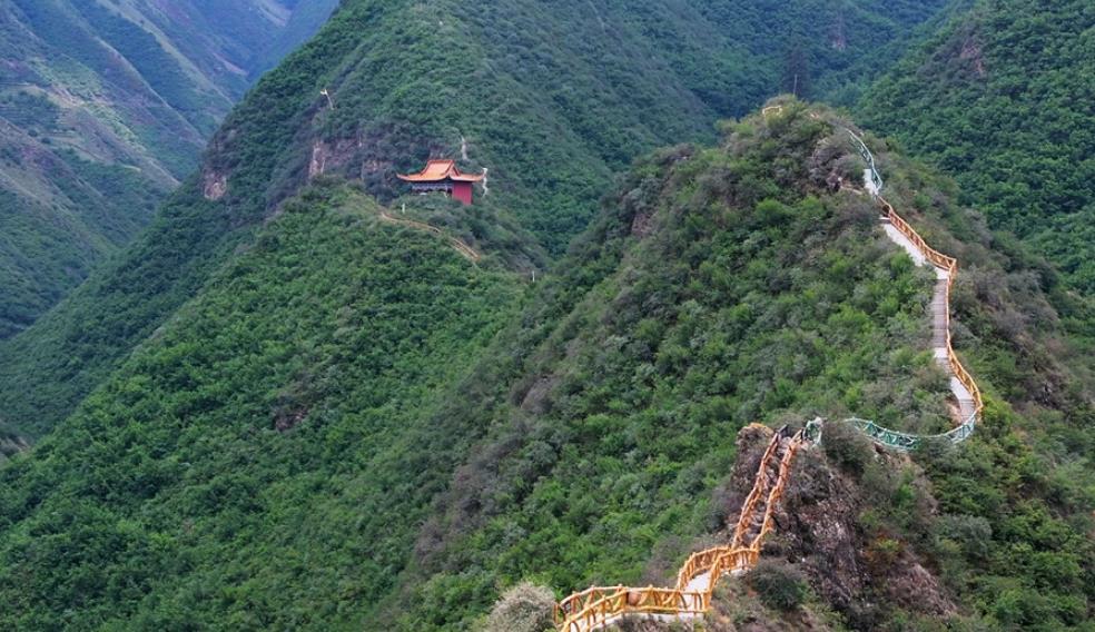 永靖抱龙山深藏陇右诗意