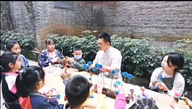 重走中国西北角|百年面塑“揉”进老街烟火 桂林非遗传承人莫义通的守与变