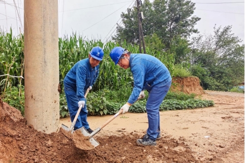 国网庆阳供电公司：风雨守电网 逆行护光明