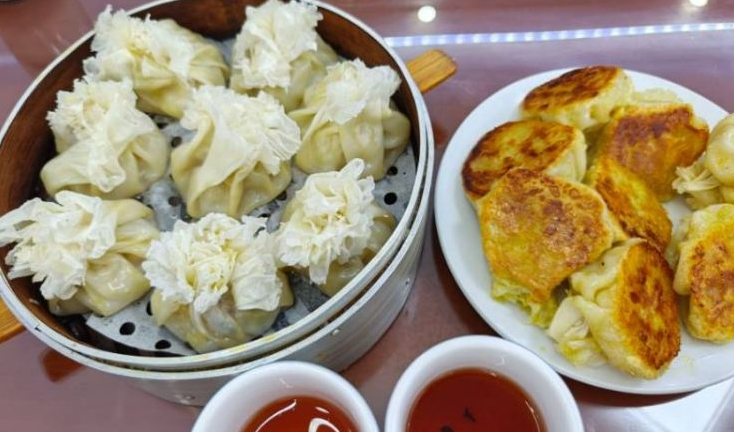 重走中国西北角 | 从“捎卖”到烧麦：一笼蒸食里的三百年呼和浩特烟火