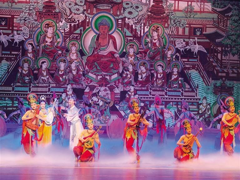 《丝路花雨》驻演为何越来越“会挑时候”?
