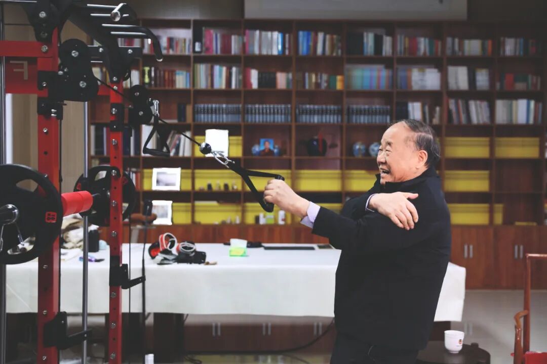 莫言，年过七十，还能折腾