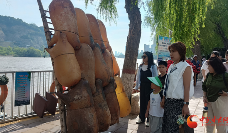 甘肃出台试行办法 为羊皮筏子旅游运营“立规矩”