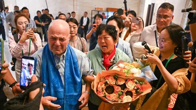 殷玉珍和“赛考斯”重逢了！