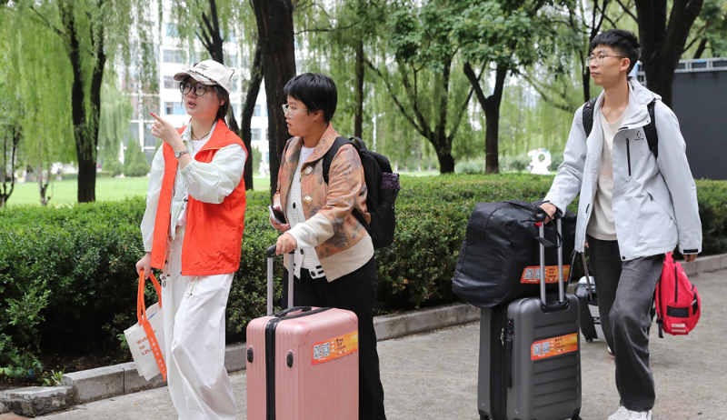 嗨！新同学 你与兰大的初遇 我们温暖定格
