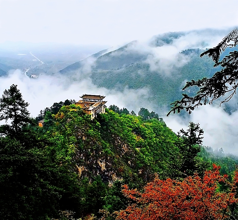 寻陇｜古龙从未来过甘肃，竟写活了兴隆山之美