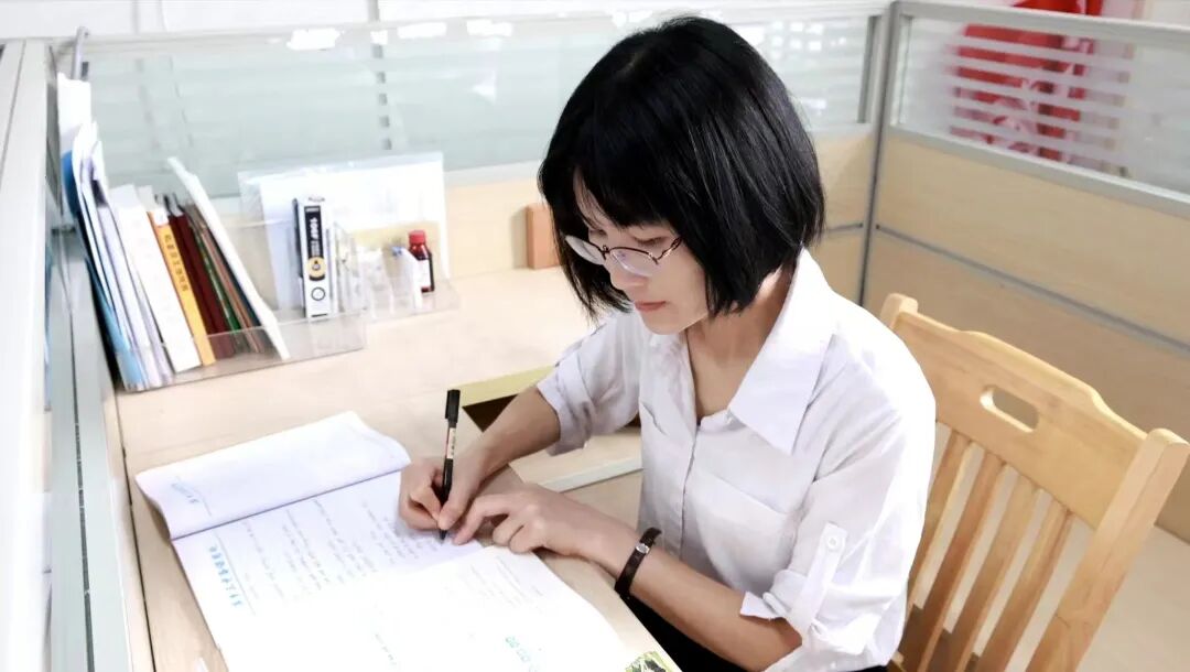 最美教师彭艳峰