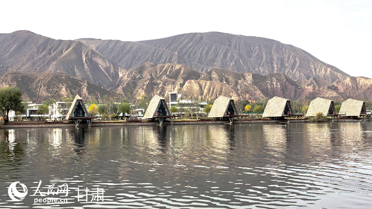 太极岛文旅度假小镇一瞥。人民网记者 高翔摄