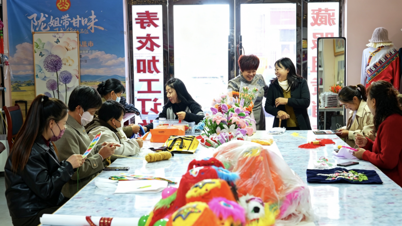 天祝：“美丽工坊”绣出幸福路