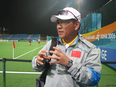 中国女曲"分手后",记者获悉,韩国籍主教练金相烈也与中国男曲说"拜拜"