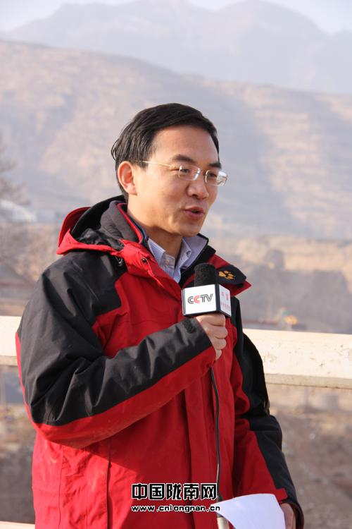 郎永淳来陇南采访